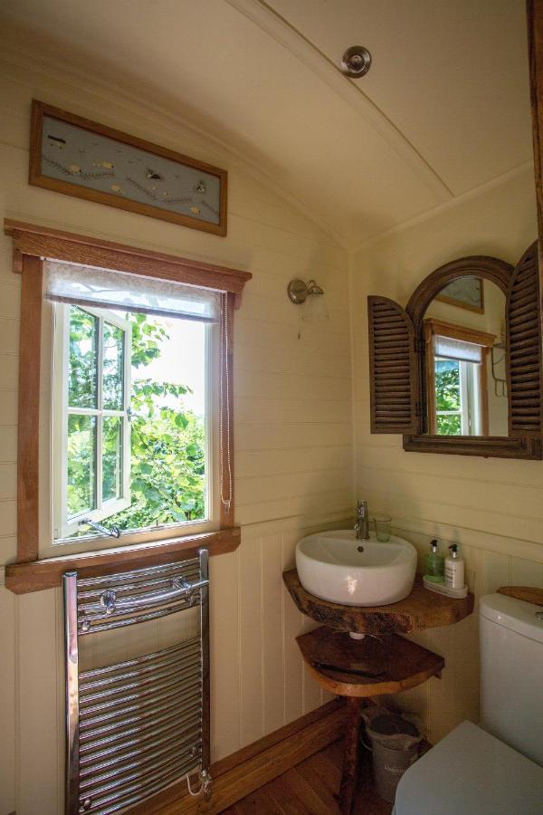 The Abberton Shepherds Hut อีฟแชม ภายนอก รูปภาพ