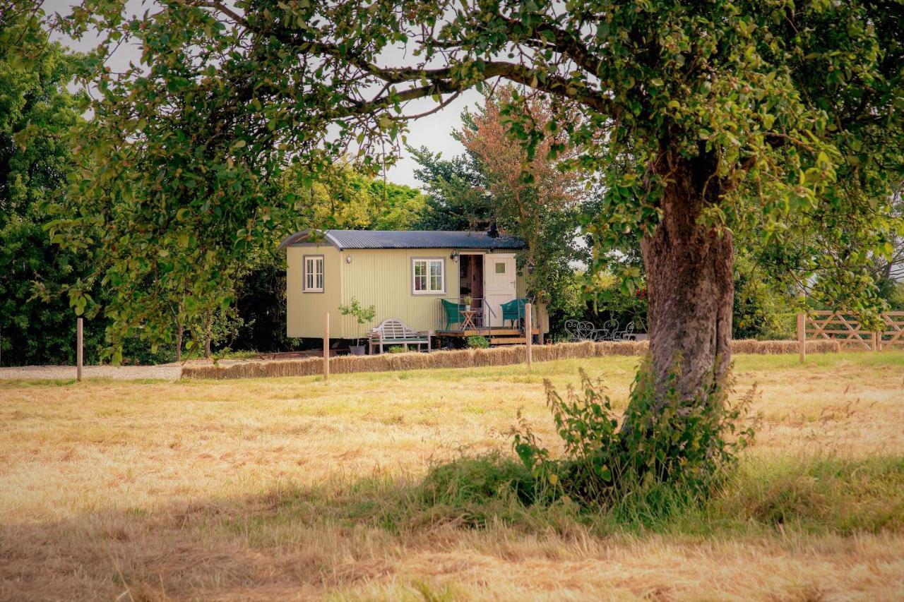 The Abberton Shepherds Hut อีฟแชม ภายนอก รูปภาพ