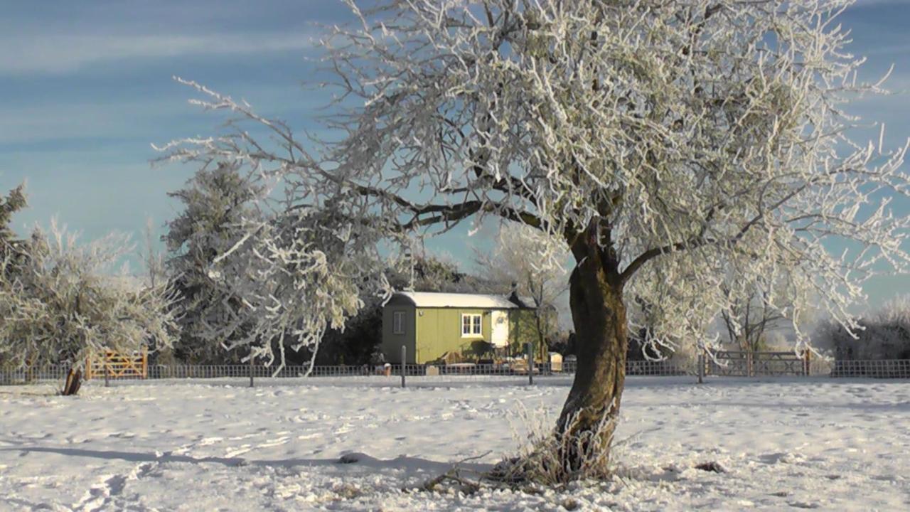The Abberton Shepherds Hut อีฟแชม ภายนอก รูปภาพ